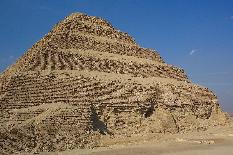 800px-Saqqarah Djoser Mastaba