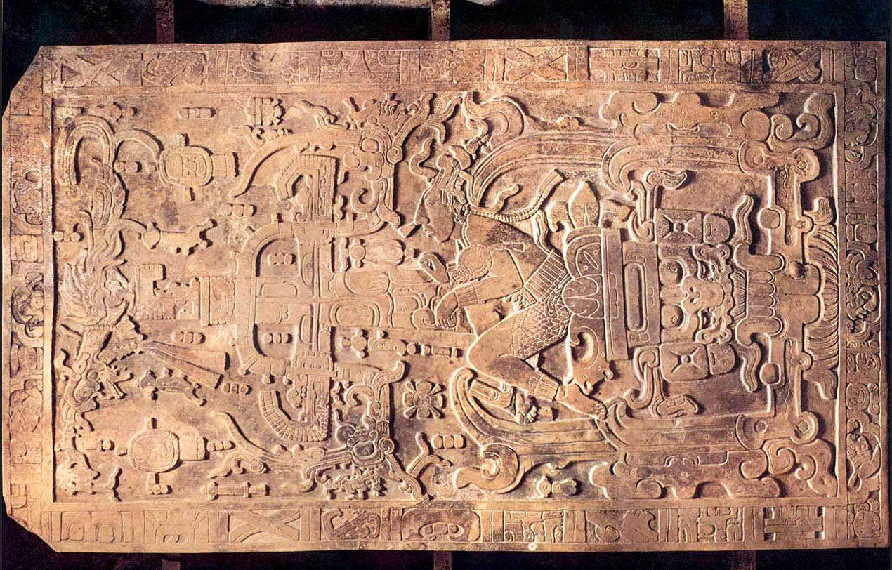 Bas-relief-de-la-dalle-scellant-le-sarcophage-de-Kinich-Janaab-Pakal